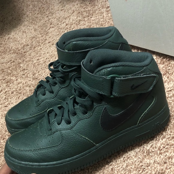 dark green and black nike shoes